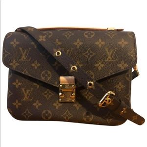 Louis Vuitton POCHETTE METIS